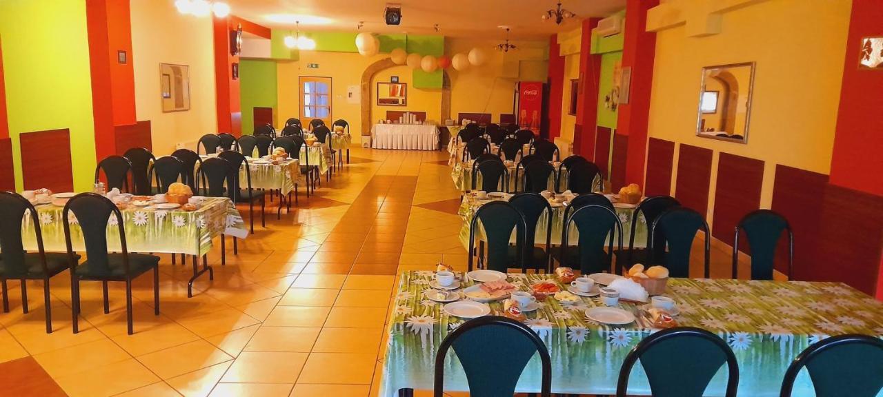 Hotel Krokus Kamienna Gora Εξωτερικό φωτογραφία