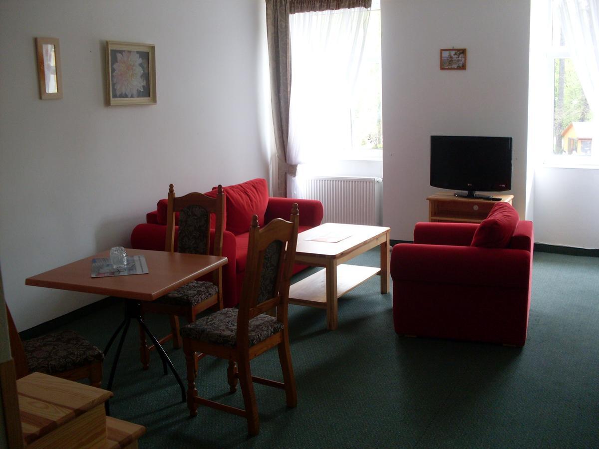 Hotel Krokus Kamienna Gora Εξωτερικό φωτογραφία