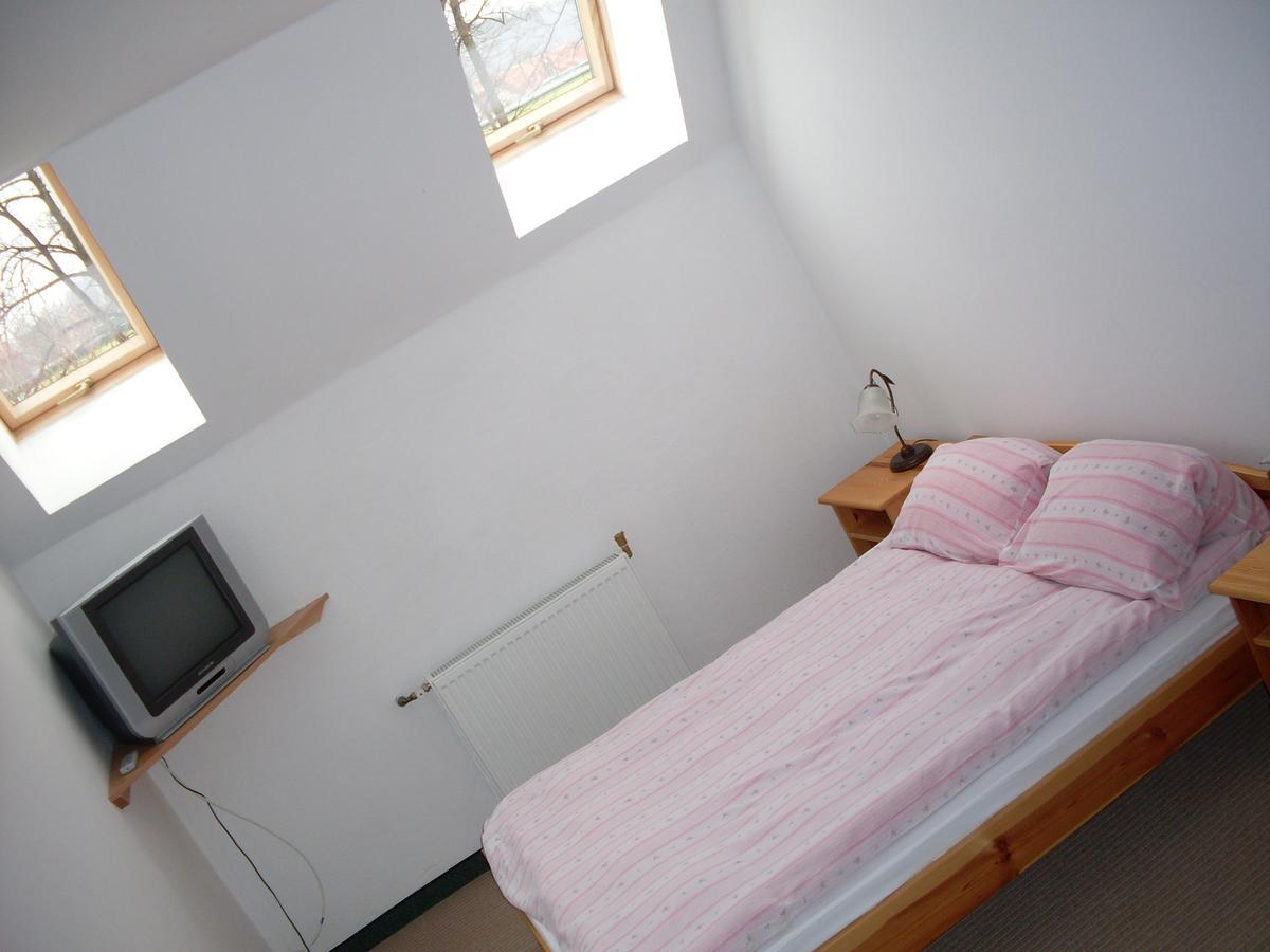 Hotel Krokus Kamienna Gora Εξωτερικό φωτογραφία