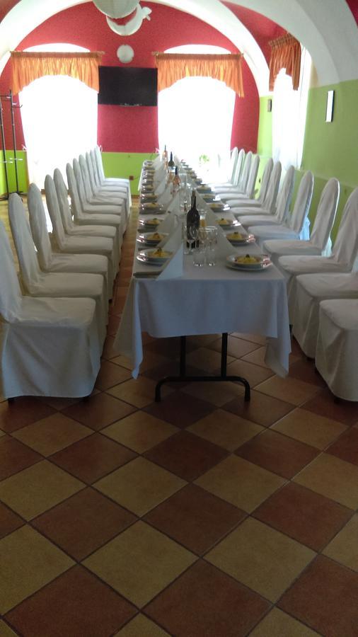 Hotel Krokus Kamienna Gora Εξωτερικό φωτογραφία